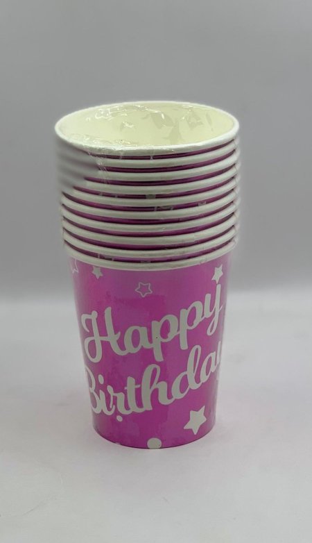 كاسات مع كتابة عيد ميلاد