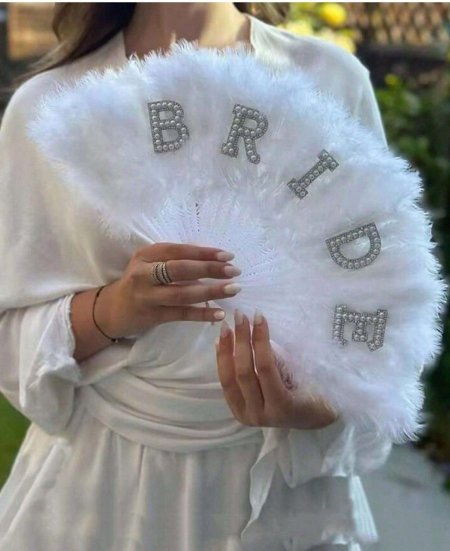 مروحة العروس bride to be