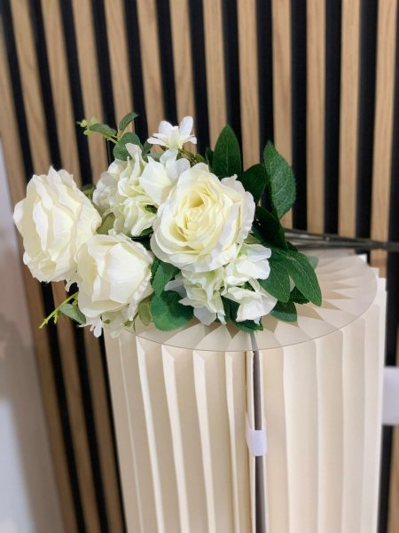 باقة ورد اصطناعي